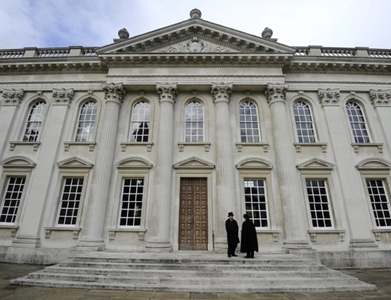Charles Darwin notebooks 'stolen' from Cambridge University