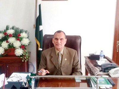 Opposition intentionally playing with lives of people in peak time of COVID-19: Azam Swati