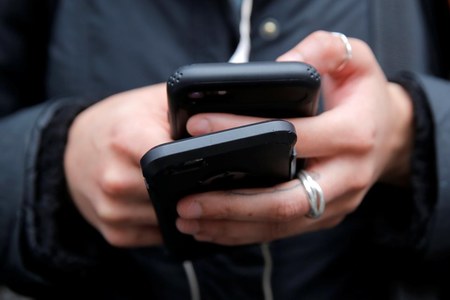 International Tech Giants TCL and Alcatel Interested in Pakistan&rsquo;s Mobile Phone Industry