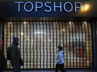 Collapse of two UK retailers puts 25,000 jobs at risk