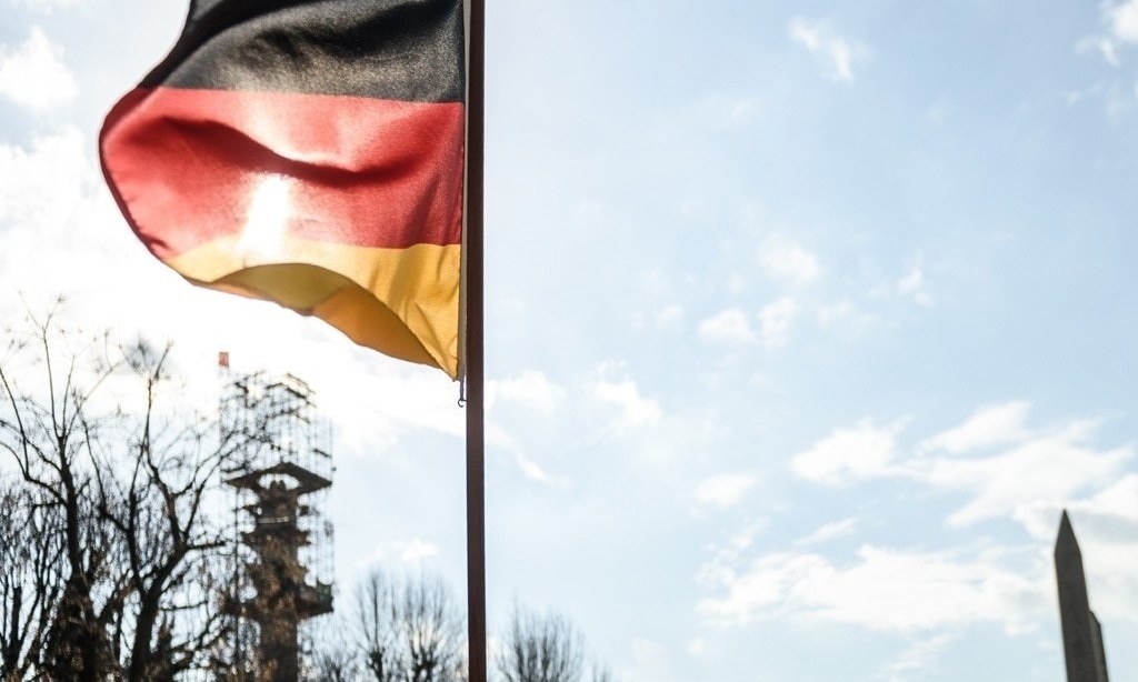 German bond yields dip before U.S. jobs data, but set for biggest weekly rise since Pfizer