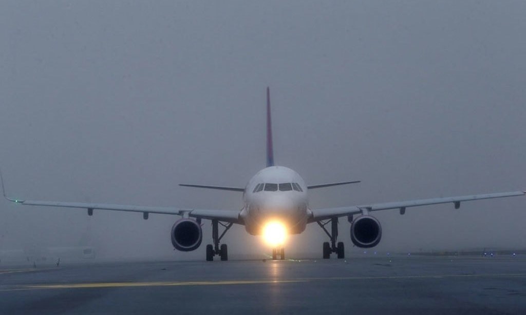 Melbourne welcomes first international flight in 5 months as COVID curbs ease