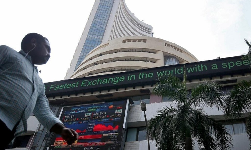 Indian shares hit record highs as ICICI Bank climbs; HDFC Bank weighs