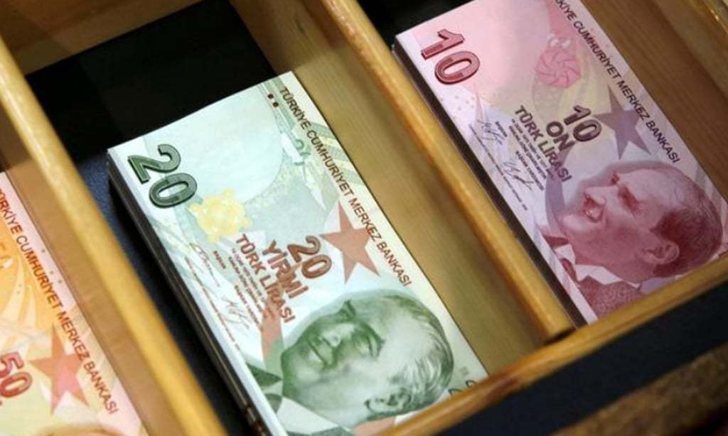 Turkey's lira slips as expectations grow for rate hike, sanctions