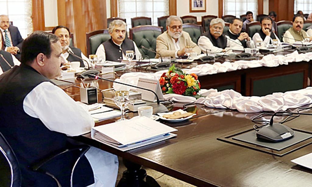 Civil, military leaders sit together to mull over COVID-19 situation in Punjab