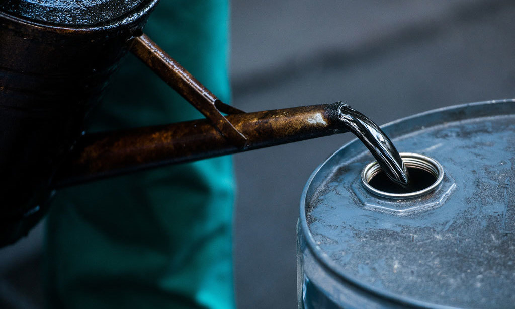 Oil extend losses as gloom grows over soaring COVID-19 cases, lockdowns