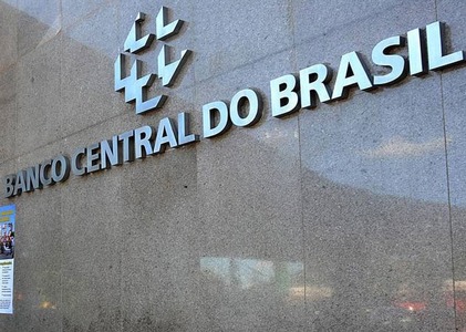 Brazil central bank holds rates at 2.00%, eyes end of forward guidance