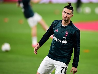 Ronaldo marks Juve century as late Hernandez brace rescues AC Milan