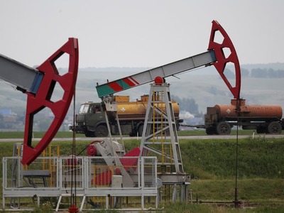 US shale oil output to drop 136,000 bpd to 7.44mn bpd in Jan: EIA