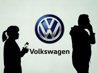 VW CEO Diess stays on to lead new executive team but wins no contract extension