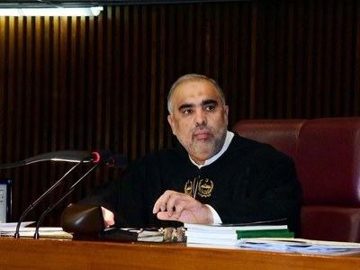 NA speaker receives 2 PML-N lawmaker&rsquo;s resignations