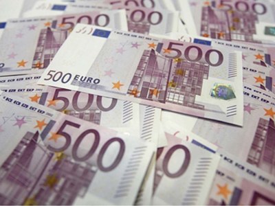 Early trade in New York: Euro gains against yen, Swiss franc