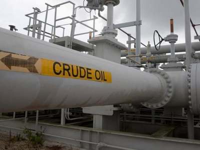 US crude stocks fell last week