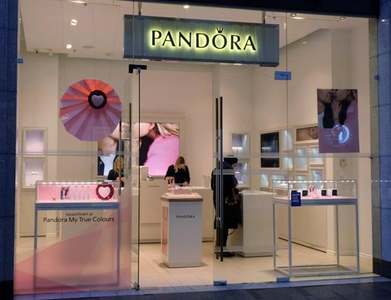 Jewellery maker Pandora shuts one in four stores worldwide