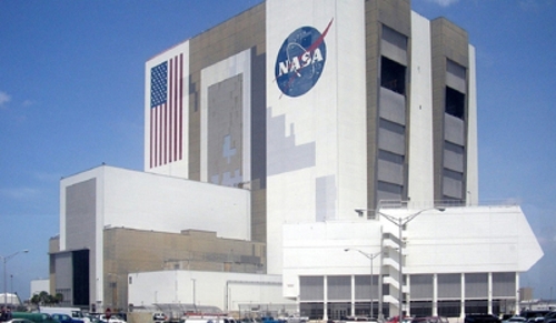 NASA test of mega Moon rocket engines cut short