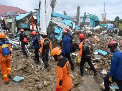 Quake death toll at 73 as Indonesia struggles with string of disasters