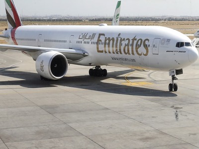 Dubai airline Emirates offers Pfizer, Sinopharm vaccines to staff Dubai airline Emirates offers Pfizer, Sinopharm vaccines to staff