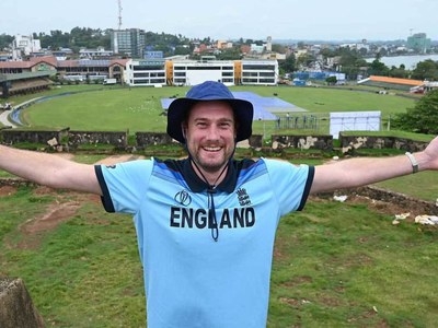 Root thanks England's lone fan for devoted support Root thanks England's lone fan for devoted support