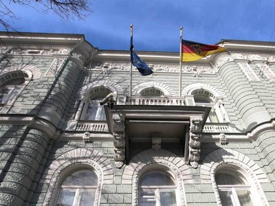Russia expels two Dutch diplomats in tit-for-tat move Russia expels two Dutch diplomats in tit-for-tat move