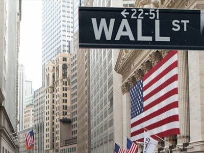 US stocks flat following mixed economic data