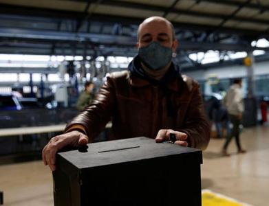 Portugal holds presidential election as COVID-19 cases spiral