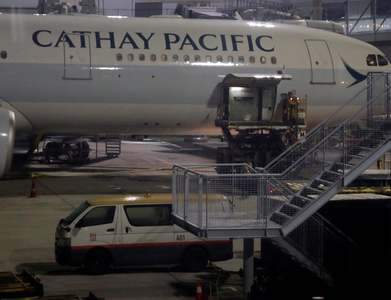 Hong Kong's Cathay Pacific warns of capacity cuts, higher cash burn Hong Kong's Cathay Pacific warns of capacity cuts, higher cash burn