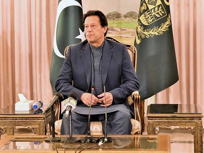 PM Imran answers citizens' questions on telephone