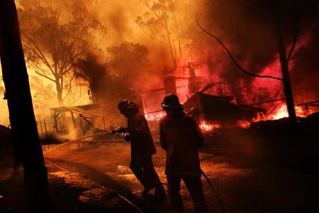 71 homes destroyed as Australia bushfire rages near locked-down Perth