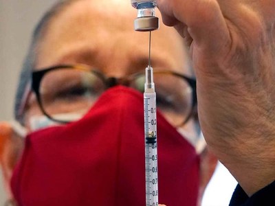 Virus jabs for all regardless of immigration status, says UK Virus jabs for all regardless of immigration status, says UK