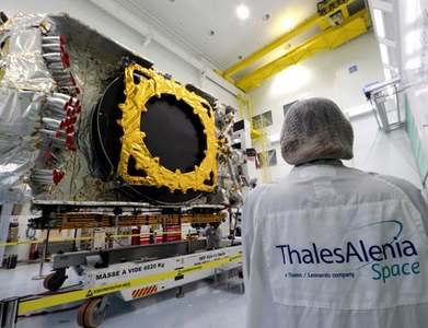 Telesat taps Thales Alenia Space for $3bn deal to build low earth orbit satellites Telesat taps Thales Alenia Space for $3bn deal to build low earth orbit satellites