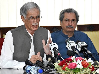Federal employees to get ad hoc relief of 25 percent: Pervez Khattak