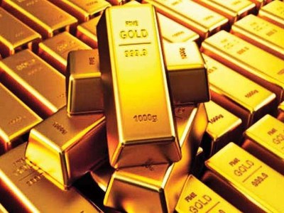 Gold inches lower in Asian trade