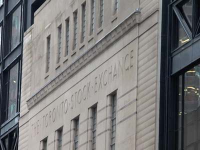 TSX jumps to record high on energy boost, US stimulus hopes