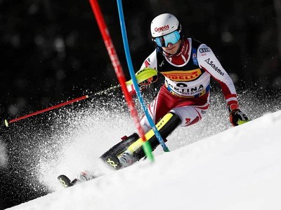 Austrian Pertl leads world slalom, favourites lurk
