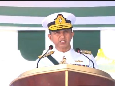 Naval Chief visits PMSA headquarters in Karachi