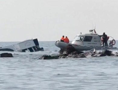 At least nine drown as boat sinks on family excursion on Egyptian lake