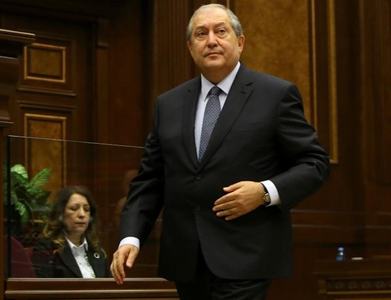 Armenian president refuses to fire armed forces chief at centre of political crisis