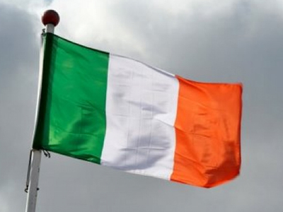 Hundreds rally in violent anti-lockdown protest in Ireland