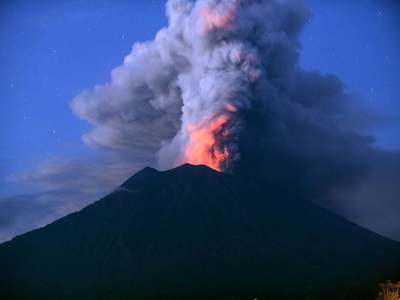 Iceland braces for potential volcanic eruption