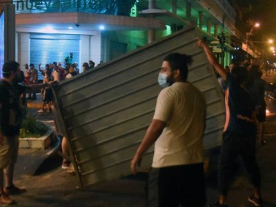 Paraguay protests erupt over government handling of Covid-19
