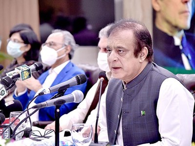 Shibli Faraz briefs PM on Digital Media Advertising Policy