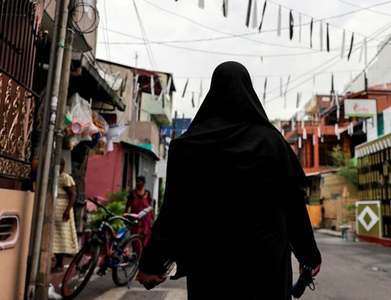 Sri Lanka to ban burqa, shut many Islamic schools, minister says