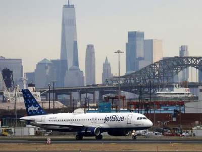 Southwest, JetBlue expect leisure bookings to help revenue