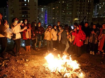Three killed, hundreds hurt celebrating Iran fire festival