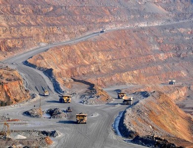 Supply squeeze drags copper treatment charges below $20 a tonne