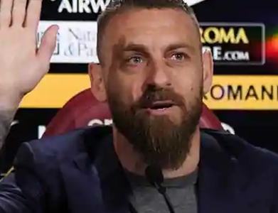 Former captain De Rossi joins Mancini's Italy coaching staff