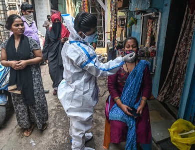 India's richest state hit by biggest virus surge, hospital beds fill up fast