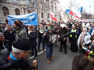 Thousands protest Covid measures in Switzerland