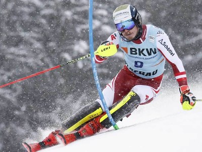 Feller wins season-ending slalom
