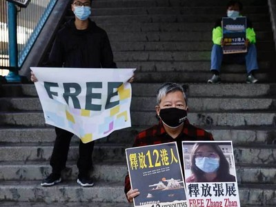 China returns eight Hong Kong 'speedboat fugitives'
